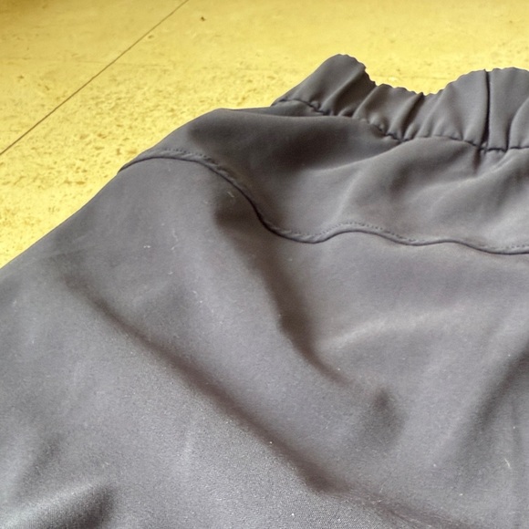 Lululemon On The Fly Crop Pant Midnight Navy Blue Sz 2 - Picture 7 of 7